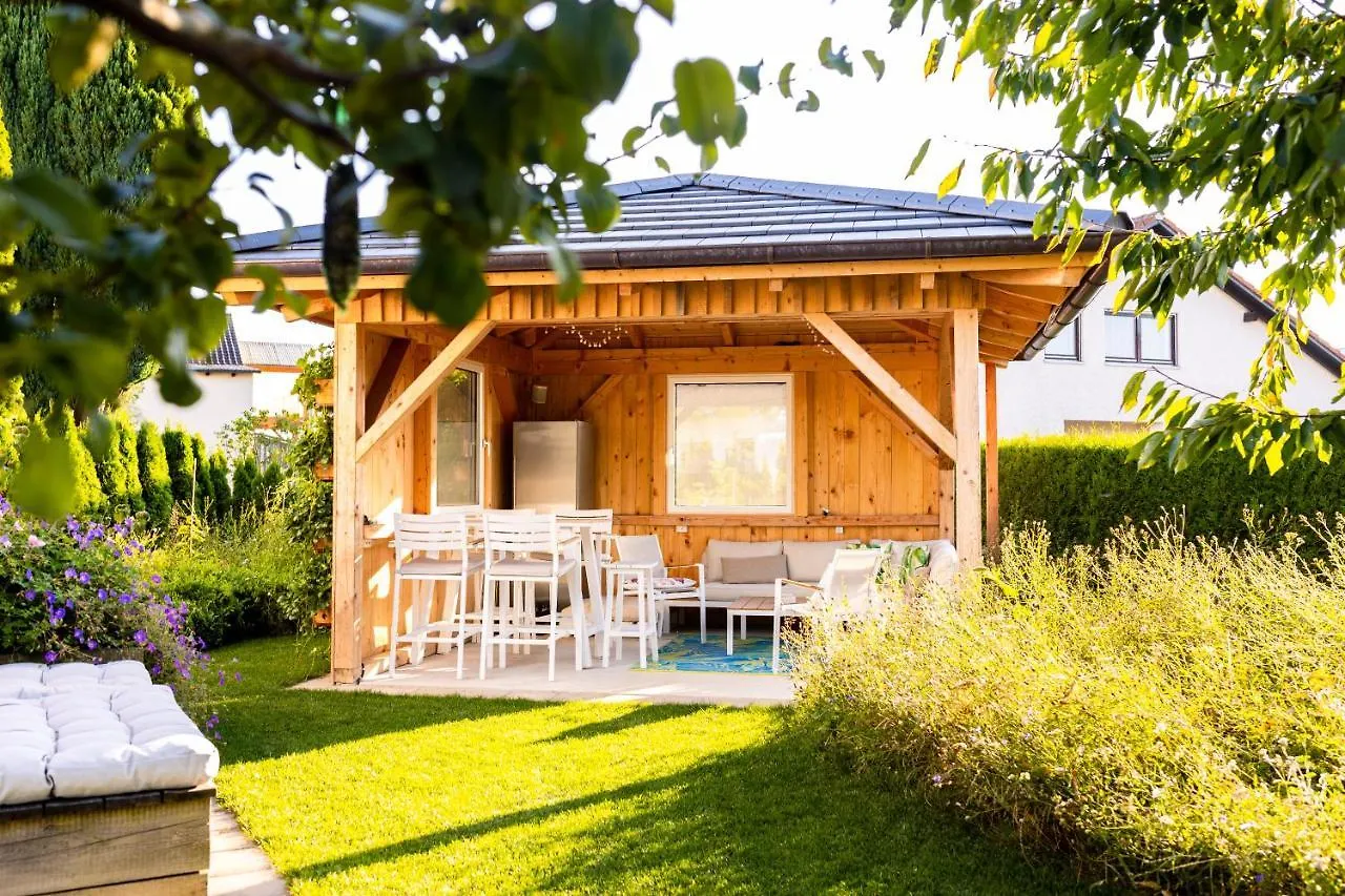 110Qm Countryside Loft Apartment Neufahrn in Niederbayern